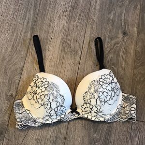 Victoria’s Secret Dream Angels Push-up Rhinestone Bra